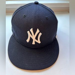 New Era New York Yankees baseball hat blue & white embroidered size 7 3/8